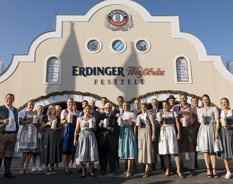 Sportgrößen feiern mit ERDINGER auf dem Herbstfest