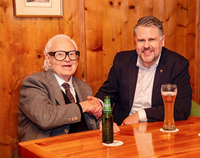 Carlsberg Deutschland und ERDINGER Weißbräu intensivieren erfolgreiche Partnerschaft Carlsberg Deutschland und ERDINGER Weißbräu intensivieren erfolgreiche Partnerschaft